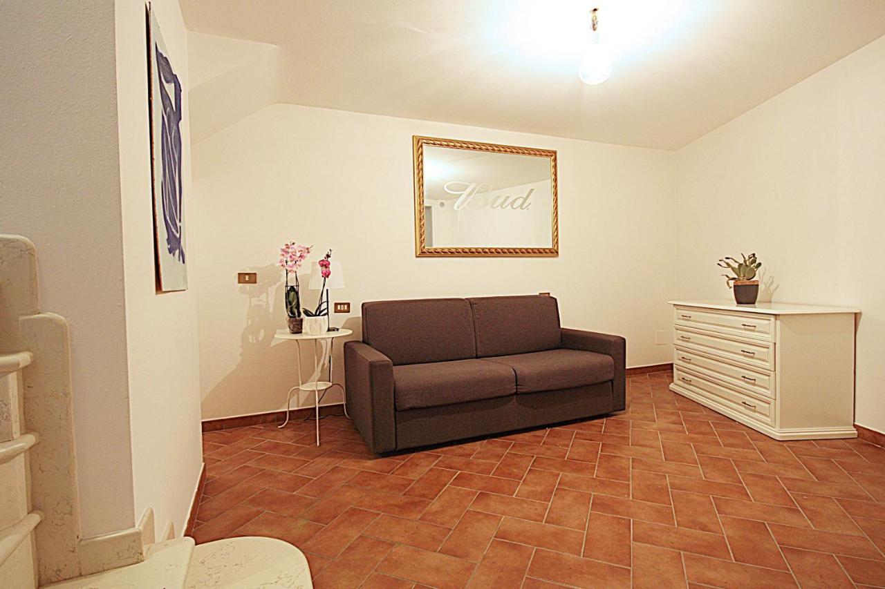 La Villa Degli Ulivi Soiano Del Lago Esterno foto